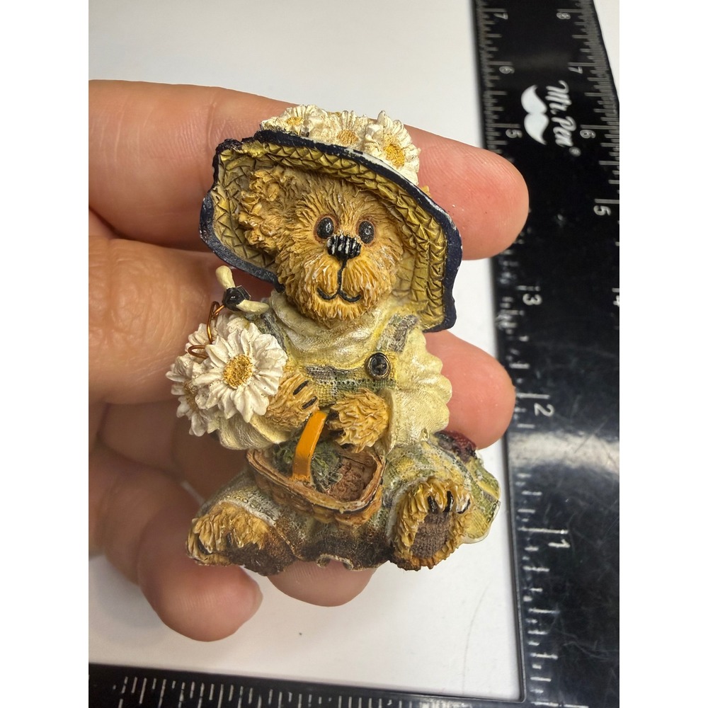 Boyds Bears Resin Teddy Bear Garden Brooch Pin Daisy Sun Hat Overalls Flower